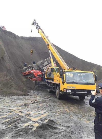 惠山区上犹道路救援